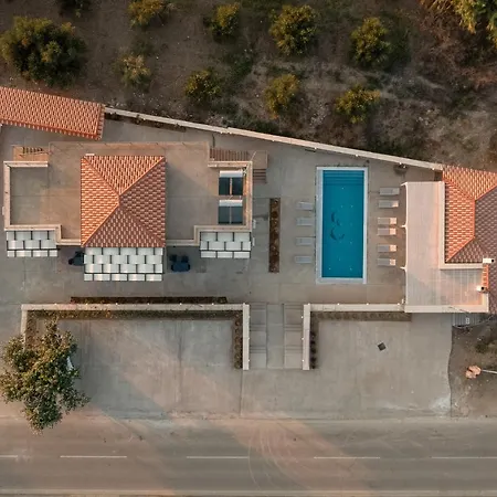 Szálloda Lithos Finikúnda