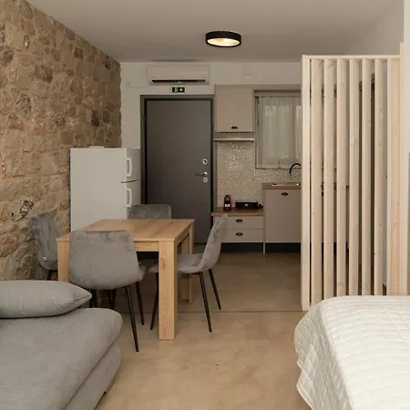 Отель Lithos Финикунда