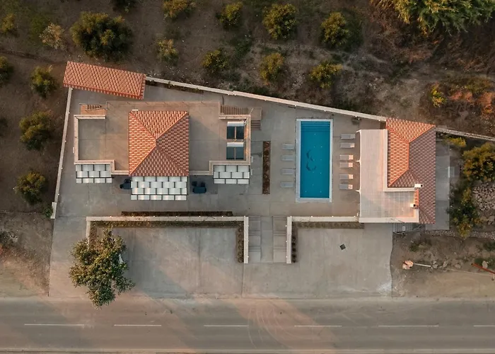 Hotel Lithos Finikounda