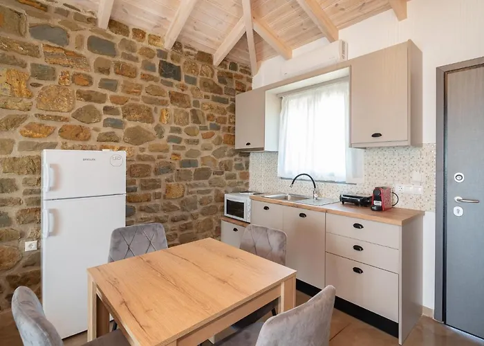 Lithos Hotel Finikounda