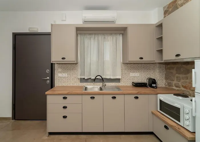 Lithos Hotel Finikounda