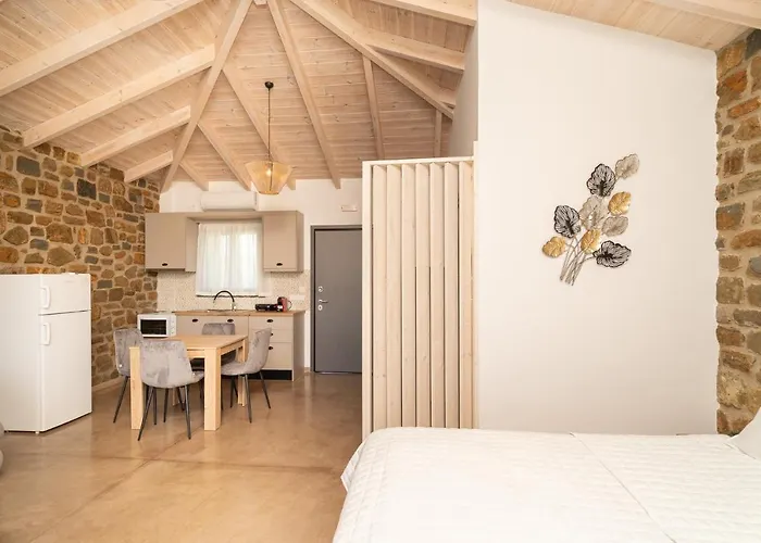 Lithos Hotel Finikounda