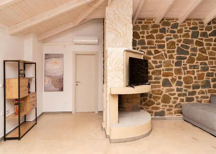 Lithos Hotel Finikounda